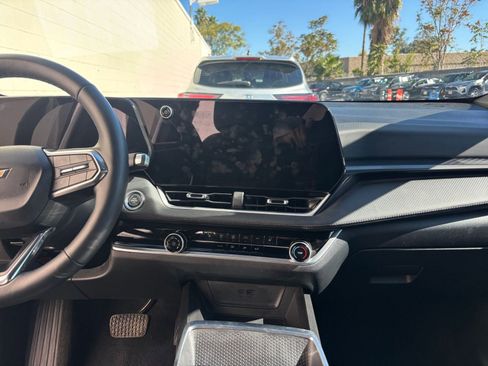 Used 2025 Chevrolet Equinox LT image 18