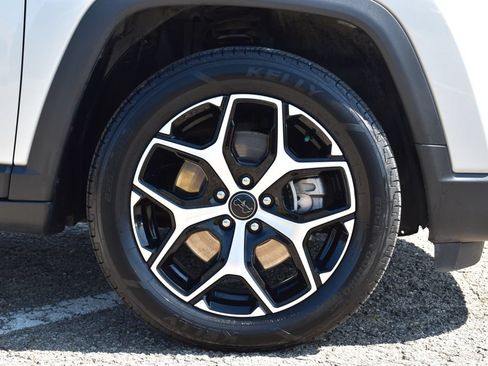 Used 2025 Jeep Compass Limited AWD/4WD image 4