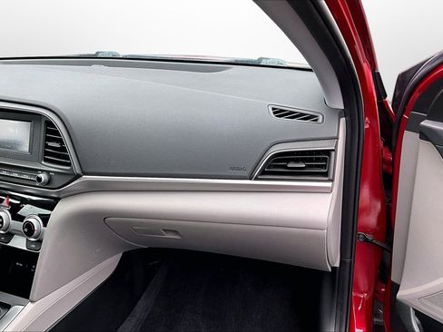 Used 2019 Hyundai Elantra SE image 21