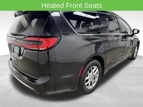 Used 2021 Chrysler Pacifica Touring w/ Cold Weather Group FWD image 10