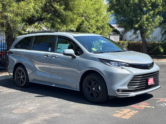 New 2026 Toyota Sienna XLE Woodland Edition AWD/4WD image 4