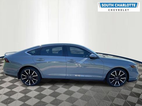 Used 2023 Honda Accord Touring image 4