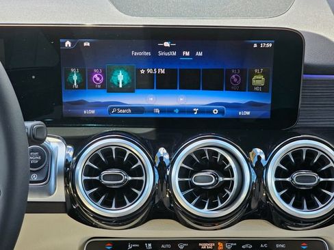 New 2026 Mercedes-Benz GLB 250 4MATIC image 33