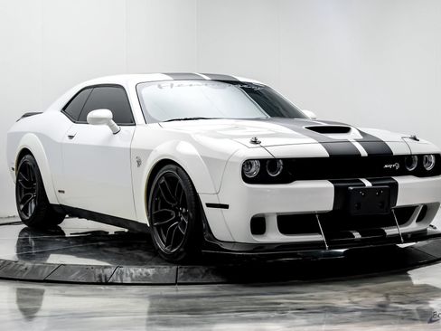 Used 2018 Dodge Challenger SRT Hellcat RWD image 29