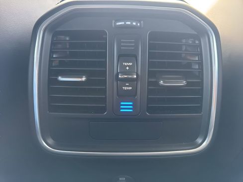 Used 2017 Porsche Macan Turbo image 14