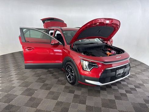 Certified 2025 Kia Niro EX FWD image 14
