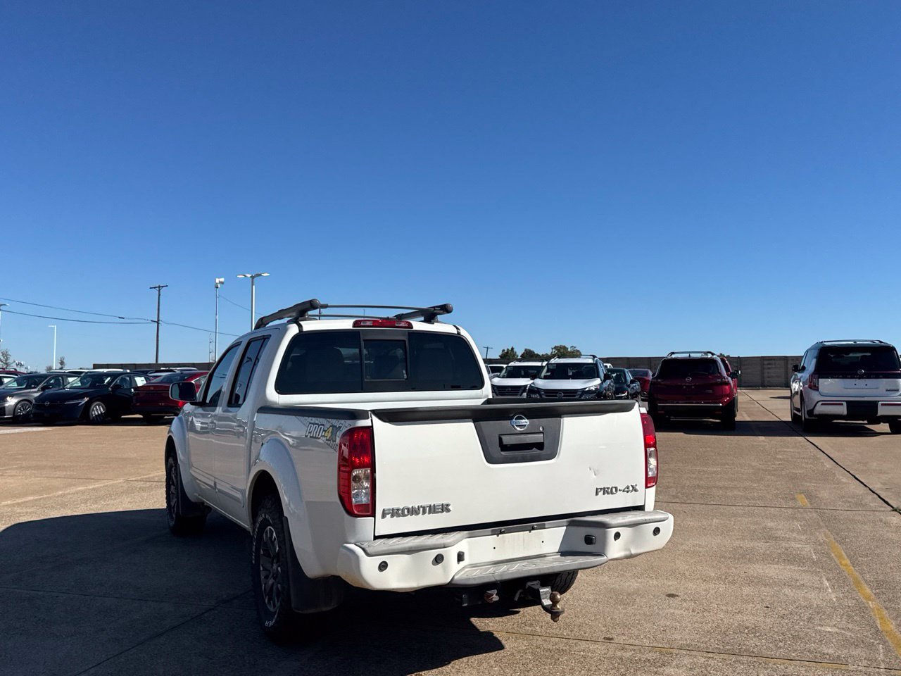 Used 2015 Nissan Frontier PRO-4X w/ Pro-4x Luxury Package AWD/4WD image 21