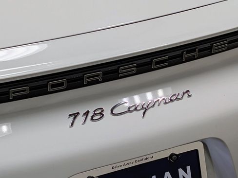 Used 2021 Porsche 718 Cayman image 11