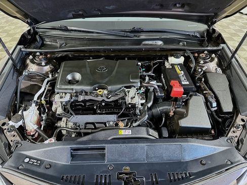 Used 2018 Toyota Camry LE image 33