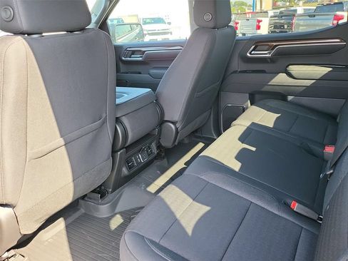 Used 2023 Chevrolet Silverado 1500 RST AWD/4WD image 16