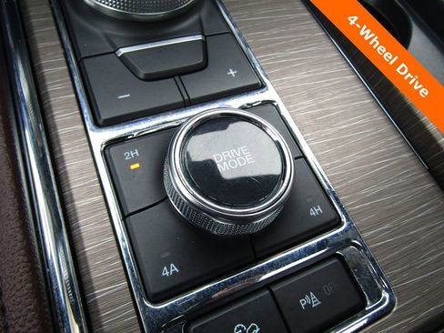 Used 2024 Ford Expedition Limited image 22