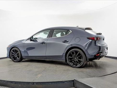 Used 2019 MAZDA MAZDA3 Hatchback w/ Premium Package image 6