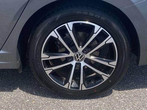 Used 2025 Volkswagen Jetta Sport FWD image 9