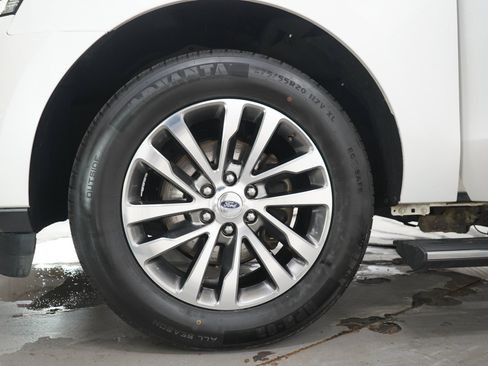 Used 2018 Ford Expedition Max Limited w/ Equipment Group 301A AWD/4WD image 32