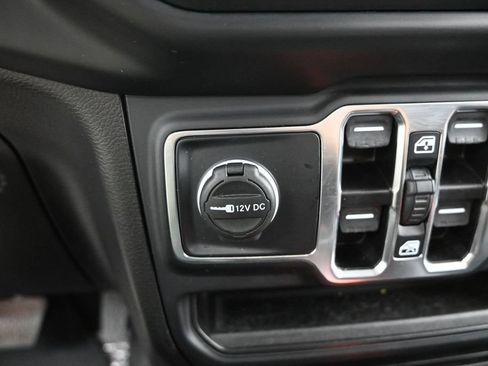 Used 2021 Jeep Gladiator Sport AWD/4WD image 31