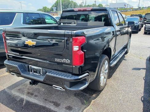 Used 2025 Chevrolet Silverado 1500 High Country AWD/4WD image 9