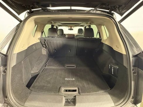 Used 2023 Nissan Rogue SL image 9