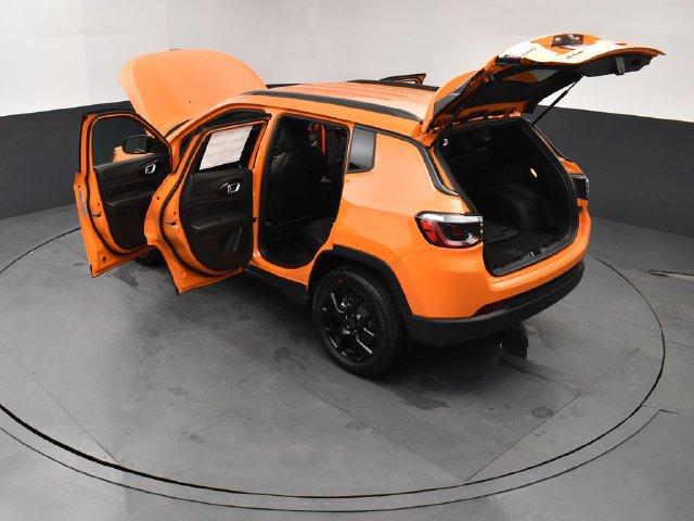 New 2026 Jeep Compass Latitude AWD/4WD image 28