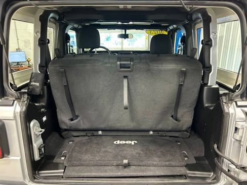 Used 2023 Jeep Wrangler Sport AWD/4WD image 19
