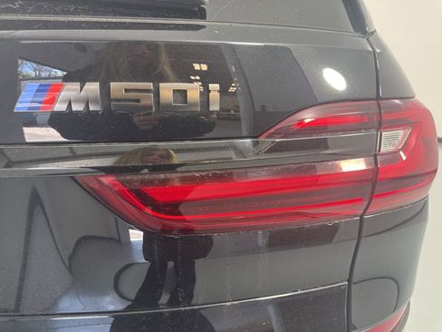 Certified 2022 BMW X7 M50i w/ Dynamic Handling Package image 6
