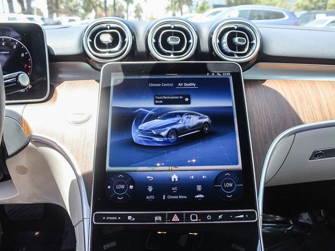 Used 2024 Mercedes-Benz CLE 300 4MATIC Coupe image 13