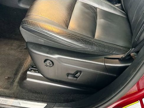 Used 2015 Jeep Grand Cherokee Limited image 19