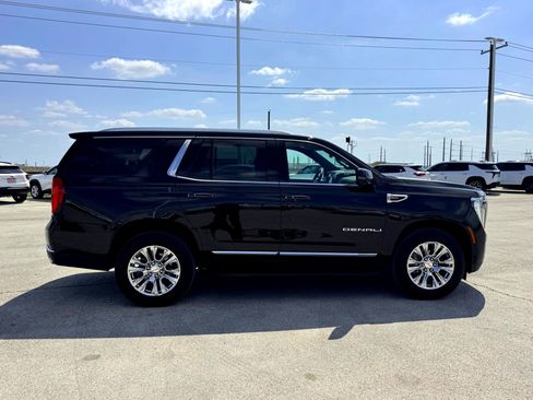 Used 2025 GMC Yukon Denali AWD/4WD image 5