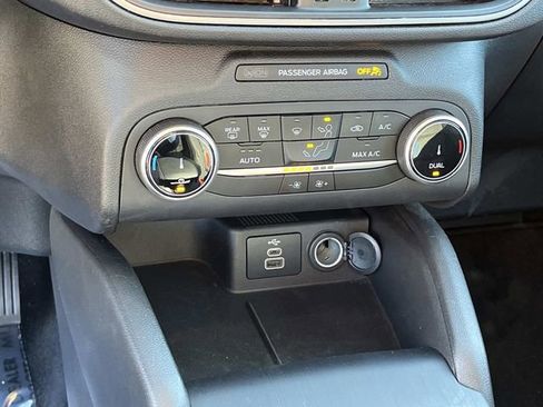 Used 2025 Ford Escape Active AWD/4WD image 34