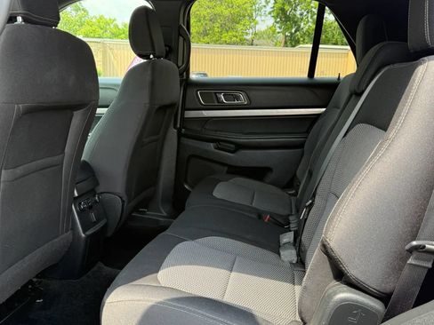 Used 2018 Ford Explorer XLT w/ Equipment Group 201A AWD/4WD image 24