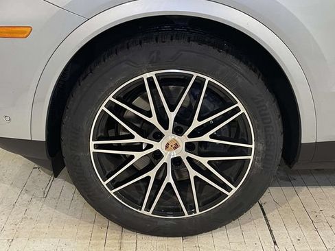 Certified 2025 Porsche Cayenne Coupe AWD/4WD image 14