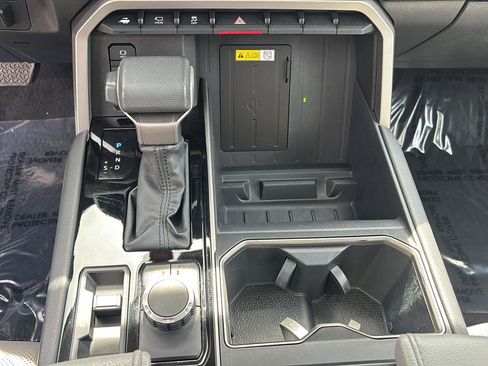 Used 2022 Toyota Tundra Limited AWD/4WD image 33
