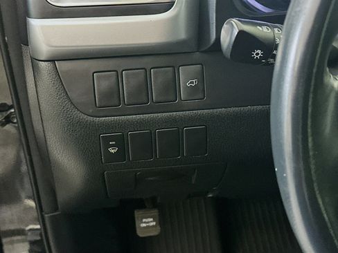 Used 2016 Toyota Highlander XLE image 16