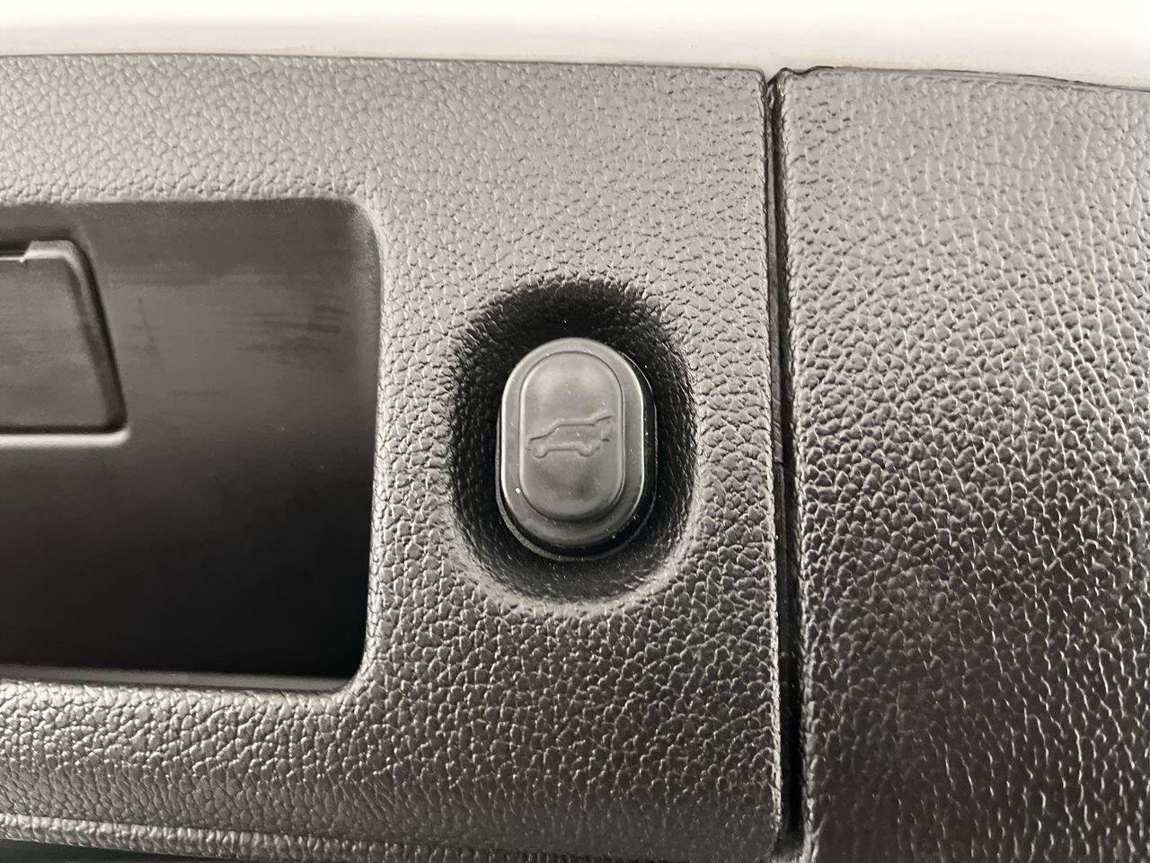 Used 2020 Chevrolet Suburban LT AWD/4WD image 30