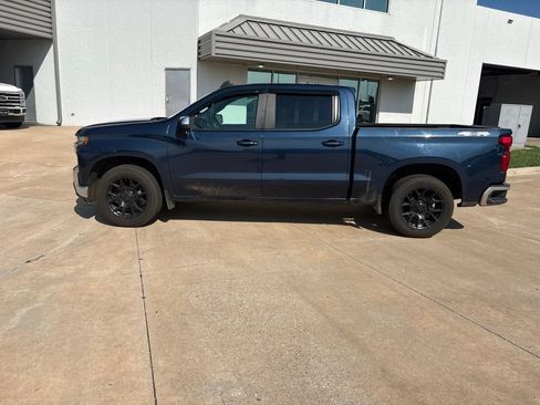 Used 2020 Chevrolet Silverado 1500 LT w/ Convenience Package AWD/4WD image 9
