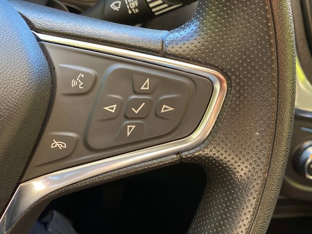 Used 2020 Chevrolet Equinox LT FWD image 21