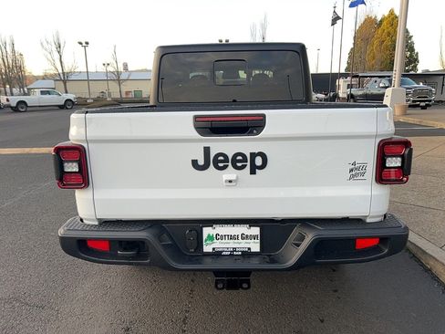 New 2026 Jeep Gladiator Sport image 10