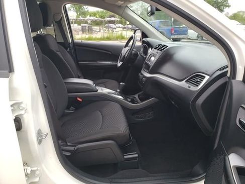Used 2020 Dodge Journey SE w/ SE Popular Equipment Group FWD image 21