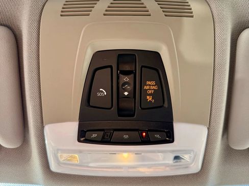 Used 2016 BMW 320i Sedan image 24