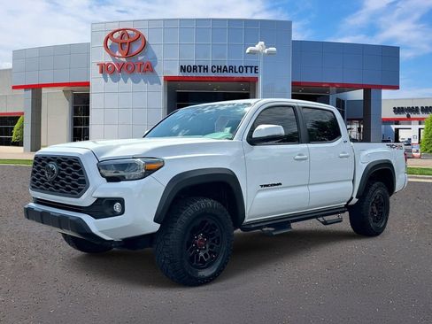 Used 2023 Toyota Tacoma TRD Off-Road w/ TRD Premium Off Road Package AWD/4WD image 5