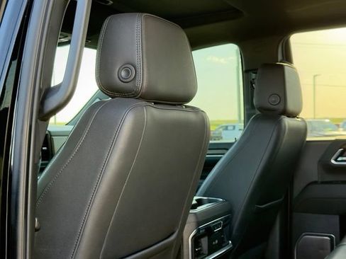 Used 2024 Chevrolet Silverado 2500 High Country w/ High Country Premium Package AWD/4WD image 22