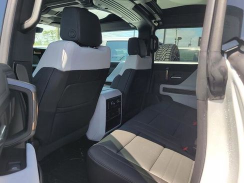 New 2025 GMC Hummer EV 2X w/ LPO, Illumination Package image 26