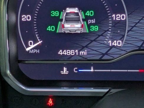 Used 2022 GMC Sierra 1500 AT4 w/ AT4 Premium Package image 28