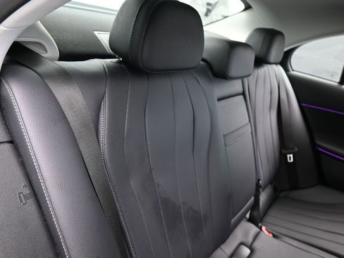 Used 2025 Mercedes-Benz E 350 Sedan image 41