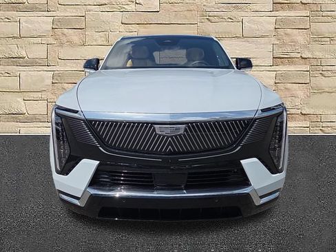 Certified 2026 Cadillac Escalade IQ Luxury 2 AWD/4WD image 2