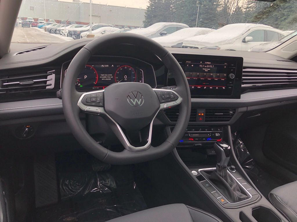 Used 2026 Volkswagen Jetta SEL FWD image 10
