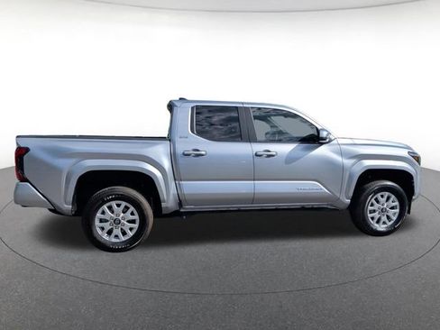Used 2025 Toyota Tacoma SR5 AWD/4WD image 6