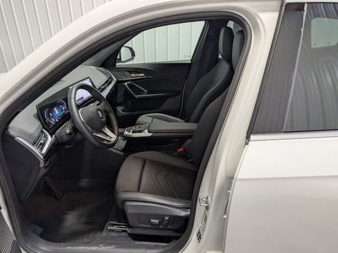 Used 2025 BMW X1 xDrive28i AWD/4WD image 13
