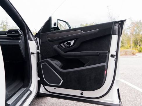 Used 2024 Lamborghini Urus Performante image 24