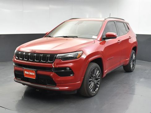 Used 2024 Jeep Compass Limited image 34