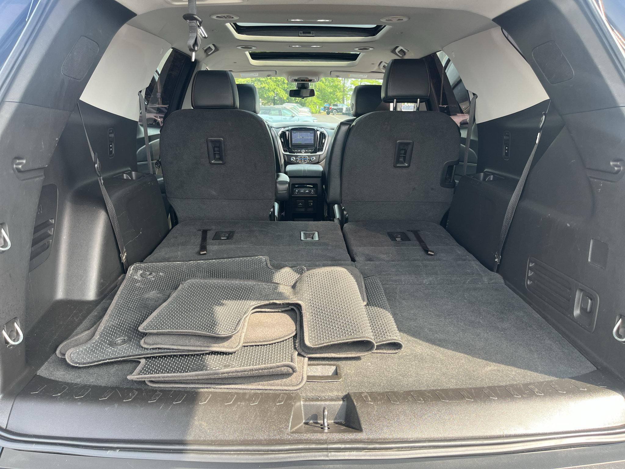 Used 2019 Chevrolet Traverse LT w/ LT Premium Package FWD image 9